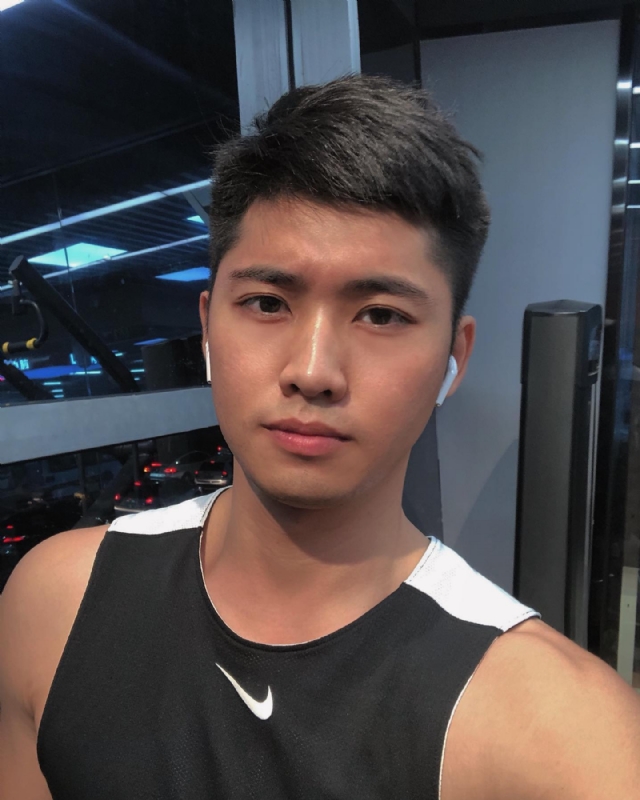 林毅的第一张照片--香港蓝颜知己交友网