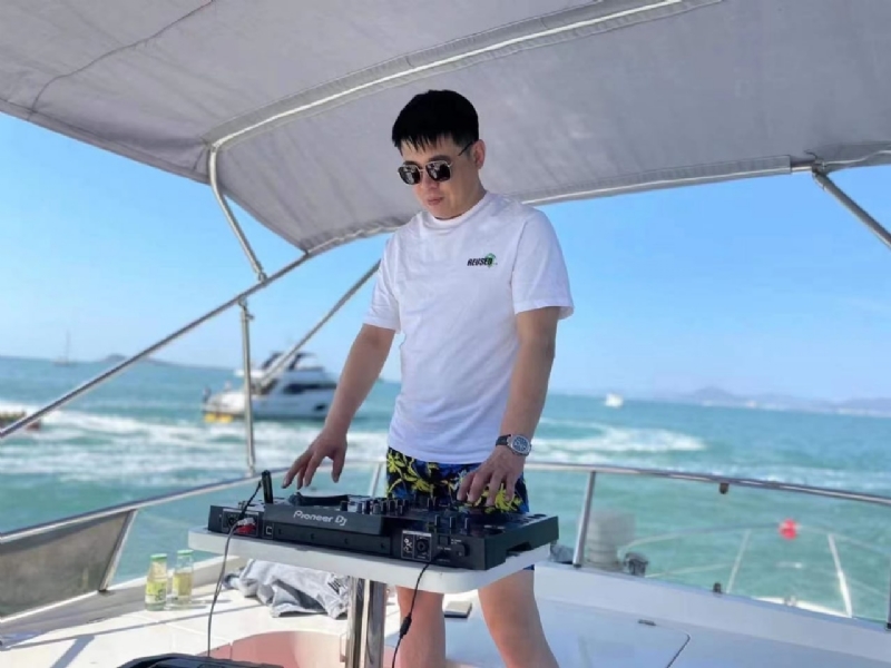 魔盒的第一张照片--香港蓝颜知己交友网